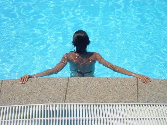 swimming-1403832-640x480