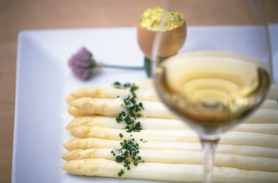Chřest-s-bolzanskou-omáčkou