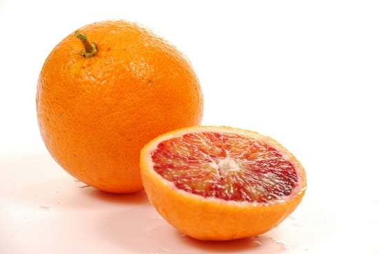 lemons-lining-up-1321402-639x427