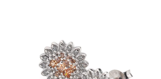 Stříbrné náušnice Hot Diamonds Emozioni Spirzzare EE032 s jemnými kamínky pro lehce výraznější vzhled.